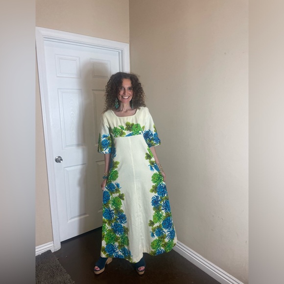 UI- MAIKAI Beautiful 1960’s Hawaiian Dress - Picture 1 of 16